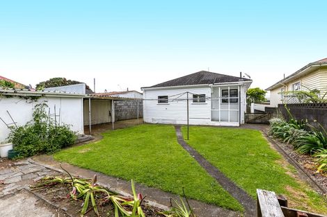 Photo of property in 43 Tokomaru Street, Welbourn, New Plymouth, 4312