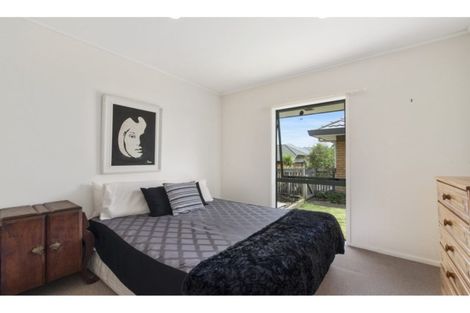Photo of property in 3/12-20 Northcross Drive, Oteha, Auckland, 0632