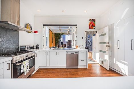 Photo of property in 37 Oban Street, Holmes Hill, Oamaru, 9401