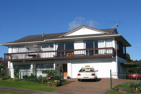 Photo of property in 127 Redoubt Road, Goodwood Heights, Auckland, 2105