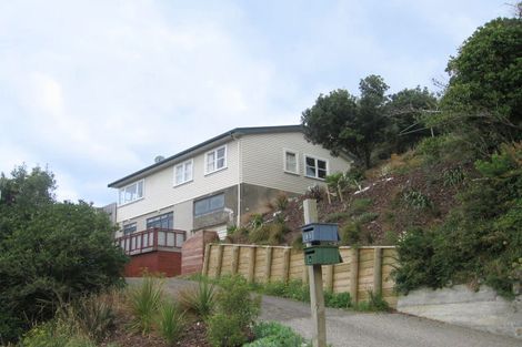 Photo of property in 31 Cave Road, Houghton Bay, Wellington, 6023
