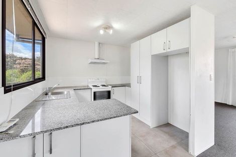 Photo of property in 28 Devonshire Road, Unsworth Heights, Auckland, 0632