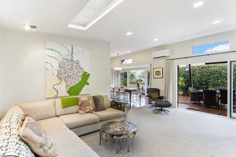 Photo of property in 2/7 Sentinel Road, Herne Bay, Auckland, 1011