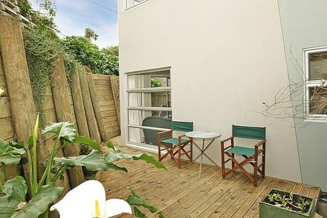 Photo of property in 7/138 Queens Drive, Lyall Bay, Wellington, 6022