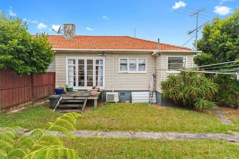 Photo of property in 12 Himikera Avenue, Avondale, Auckland, 1026