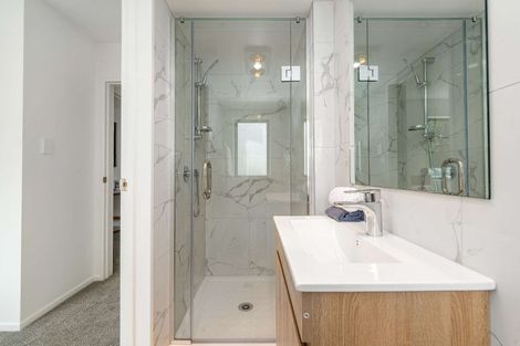 Photo of property in 47a Crestview Rise, Papakura, 2110