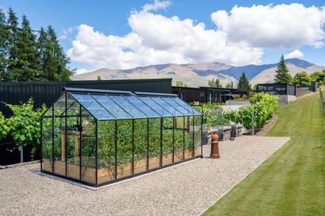 Photo of property in 6 Wineberry Lane, Wanaka, 9305