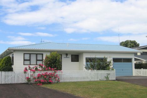 Photo of property in 26 Roretana Drive, Athenree, Waihi Beach, 3177