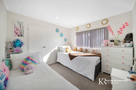 Photo of property in 5 Kereru Rise, Papakura, 2110