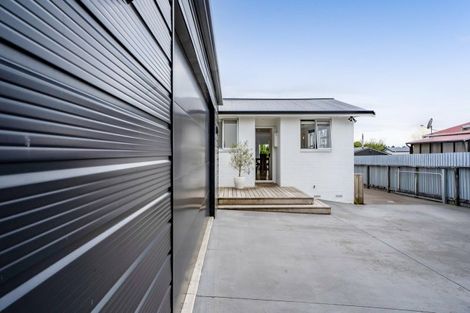 Photo of property in 15 Kowhai Street, Strandon, New Plymouth, 4312