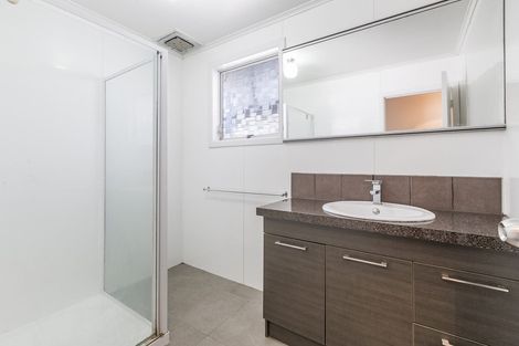 Photo of property in 32 Burundi Avenue, Clendon Park, Auckland, 2103