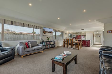 Photo of property in 8a Vernon Avenue, Takaro, Palmerston North, 4412