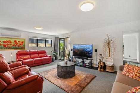 Photo of property in 39 Howden Drive, Jacks Point, 9371