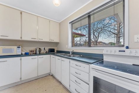 Photo of property in 9 Walter Strevens Drive, Conifer Grove, Takanini, 2112