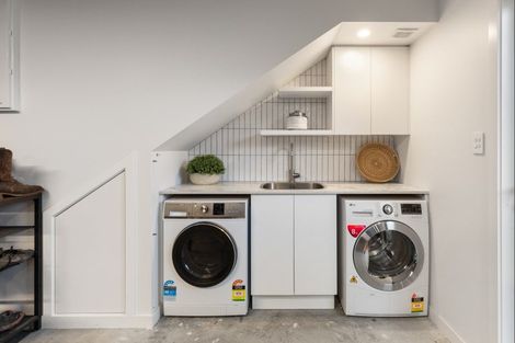 Photo of property in 3b Eltham Road, Blenheim, 7201