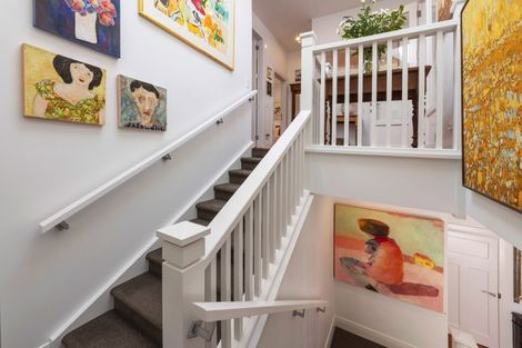 Photo of property in 19 Lower North Terrace, Kelburn, Wellington, 6012