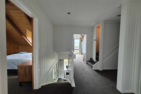 Photo of property in 16 Maxwell Place, Queenstown, 9300