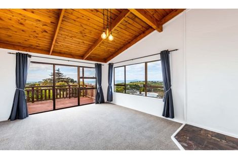 Photo of property in 70 Wade River Road, Stanmore Bay, Whangaparaoa, 0932