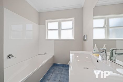 Photo of property in 15 Robert Street, Newlands, Wellington, 6037