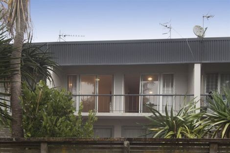 Photo of property in 9/32 Blockhouse Bay Road, Avondale, Auckland, 1026