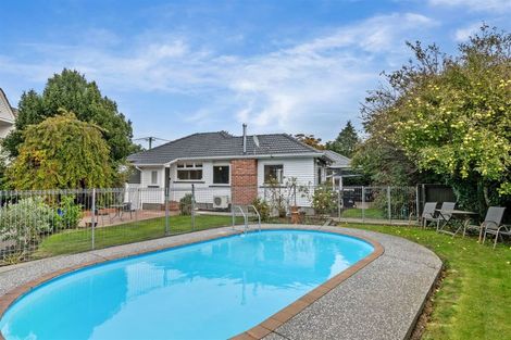 Photo of property in 19 Joyce Crescent, Ilam, Christchurch, 8041