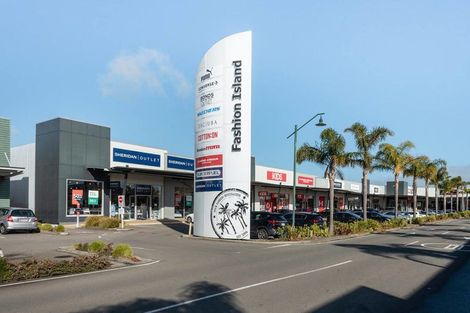 Photo of property in 120 Doncaster Drive, Papamoa Beach, Papamoa, 3118