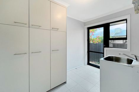 Photo of property in 17 Burnside Crescent, Burnside, Christchurch, 8053