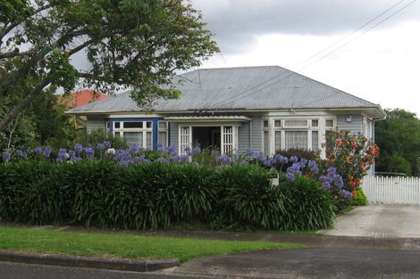 Photo of property in 4 Ryburn Road, Mount Wellington, Auckland, 1062