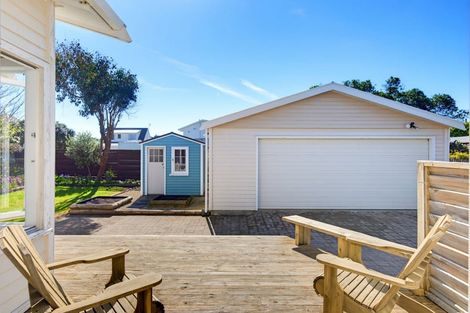 Photo of property in 6 Adrian Grove, Waikanae Beach, Waikanae, 5036