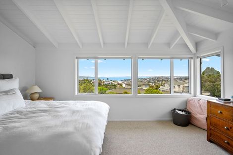 Photo of property in 7 Parr Terrace, Castor Bay, Auckland, 0620