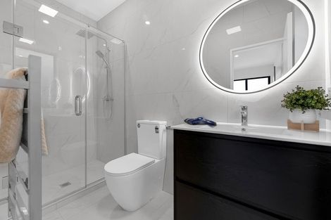 Photo of property in 11 Seagreen Avenue, Rosehill, Papakura, 2113