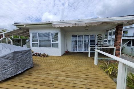 Photo of property in 49 Kiwi Esplanade, Mangere Bridge, Auckland, 2022