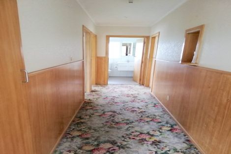 Photo of property in 22 Lowtherhurst Road, Massey, Auckland, 0614