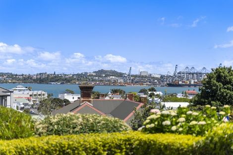 Photo of property in 10/66 Victoria Road, Devonport, Auckland, 0624