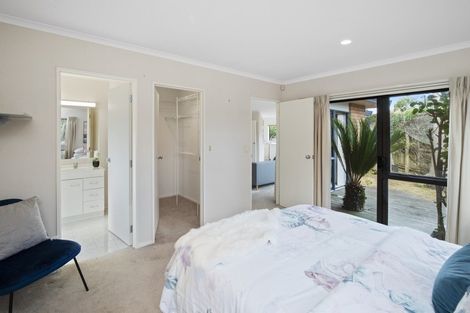 Photo of property in 16 Ranch Place, Pukekohe, 2120