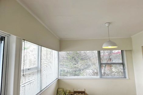 Photo of property in 125 Reeves Road, Pakuranga Heights, Auckland, 2010