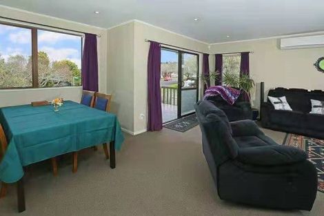 Photo of property in 20 Rehia Road, Massey, Auckland, 0614