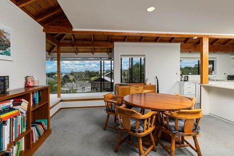 Photo of property in 1/35 Calypso Place, Rothesay Bay, Auckland, 0630