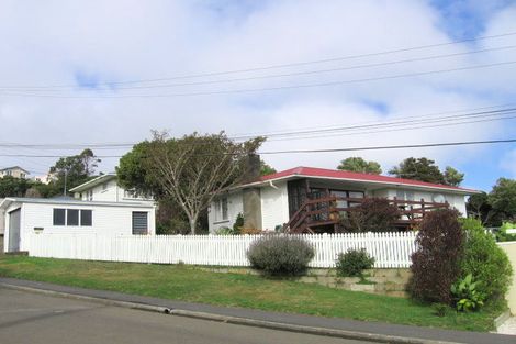 Photo of property in 1 Lynda Avenue, Paparangi, Wellington, 6037