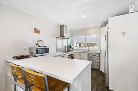 Photo of property in 28 Batty Street, Papamoa Beach, Papamoa, 3118