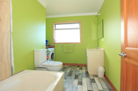 Photo of property in 40 Robertson Street, Raglan, 3225