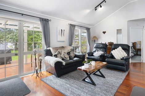 Photo of property in 403 Whangaparaoa Road, Stanmore Bay, Whangaparaoa, 0932