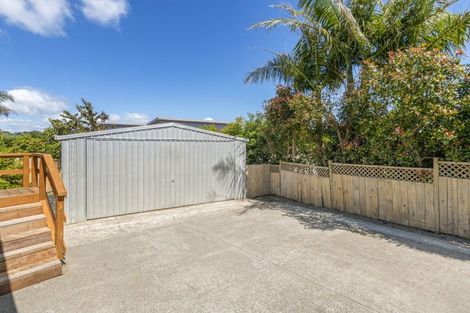 Photo of property in 15b Pacific Parade, Army Bay, Whangaparaoa, 0930
