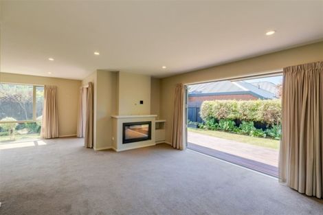 Photo of property in 130 Wairakei Road, Bryndwr, Christchurch, 8053