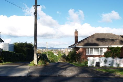Photo of property in 36 Minerva Terrace, Cockle Bay, Auckland, 2014