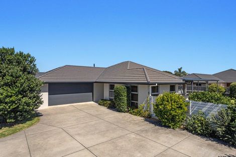 Photo of property in 15 Dawn Parade, Coastlands, Whakatane, 3120