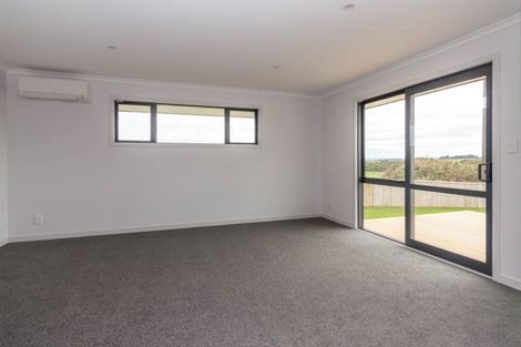 Photo of property in 35 Silicon Way, Fitzherbert, Palmerston North, 4410