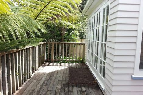 Photo of property in 33 Woodvale Grove, Fairfield, Lower Hutt, 5011
