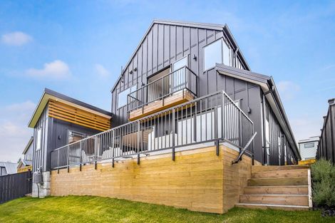 Photo of property in 40 Paparahi Place, Wainui, 0992