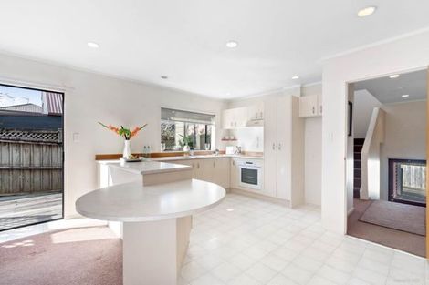 Photo of property in 16a Wilisa Rise, Goodwood Heights, Auckland, 2105